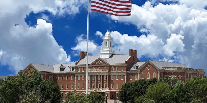 Navy veteran honored in final mile ceremony