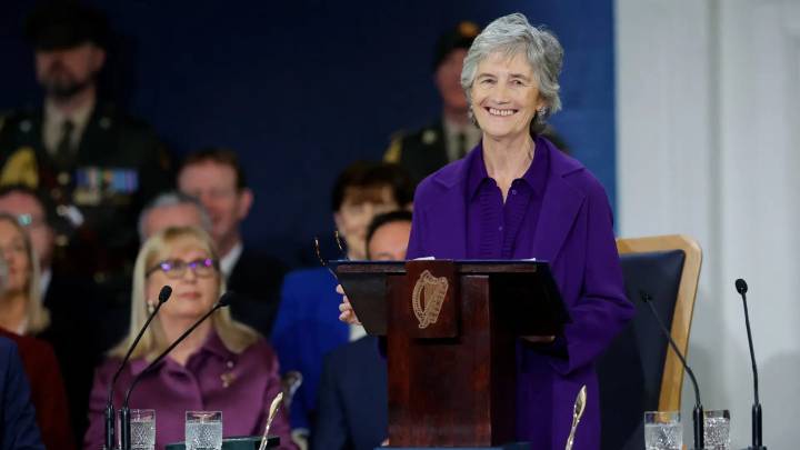 La presidenta de Irlanda asume el cargo prometiendo fomentar la inclusión