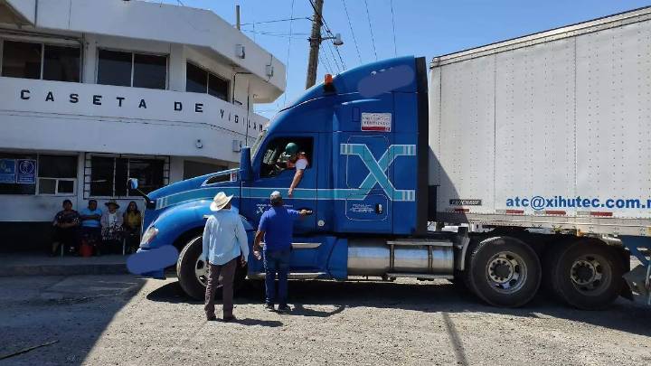 Zucarmex reporta robo de tractocamión cargado con azúcar, horas más tarde es recuperado