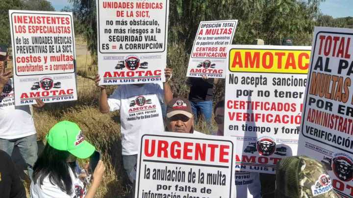 Se Manifiestan Transportistas Potosinos por Sanciones Injustas de la SCT