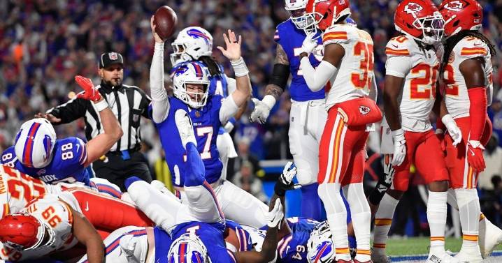 Allen has 3 TDs and Bills use sturdy defense to top Mahomes and Chiefs 28