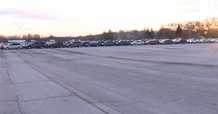 'It's a godsend': Local food bank serves 900 families through emergency food pantry pop