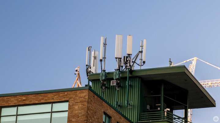 Federal budget plans to increase telecom competition