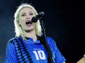 Linkin Park fue demoledor, la nueva cantante convenció a los fans y homenajeó a Maradona