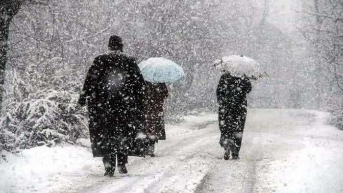 Snowfall in Gulmarg, Sonmarg, other high-altitude areas in Valley