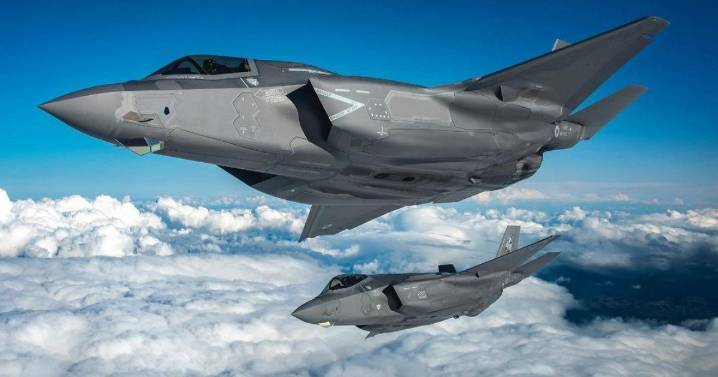 Podemos quiere una «autorización expresa» para cada caza de combate de EE.UU. que vuele en España