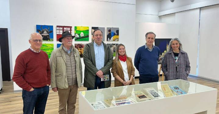 Villaviciosa inaugura dos exposiciones que abren el IV Congreso Mundial de Asturianía