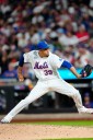 Mets extend qualifying offer to superstar closer
