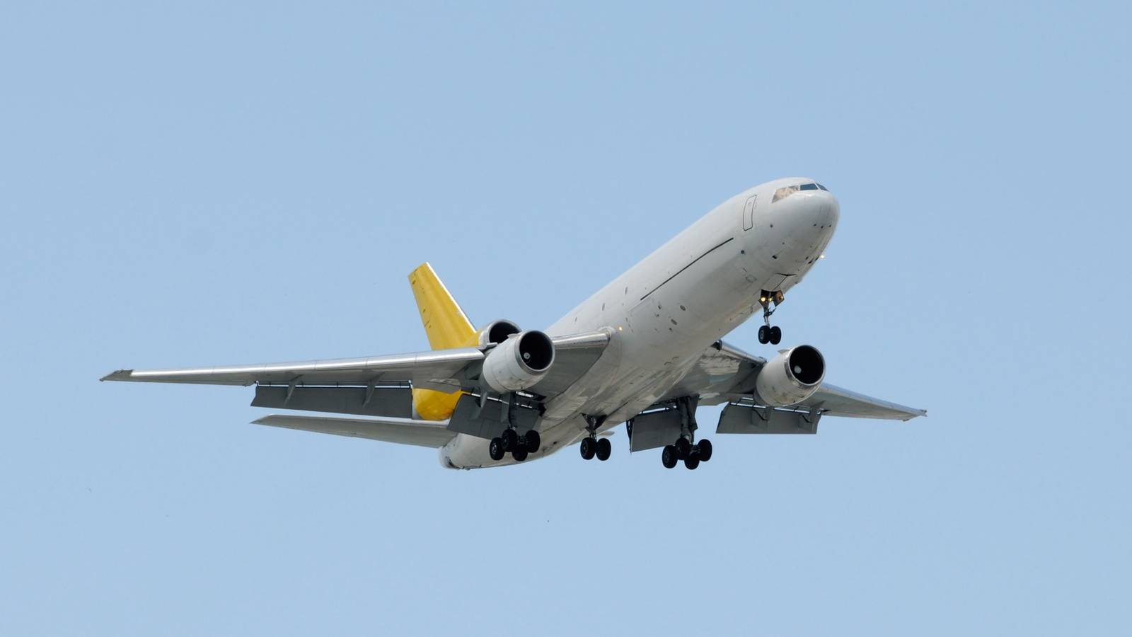 FAA Expands Engine Pylon Airworthiness Directive To DC