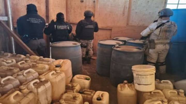 Decomisan fuerzas federales más de 750 mil litros de diésel ilegal en cateos en Ensenada