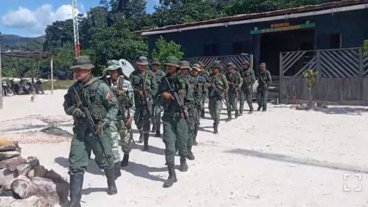 FANB ejecutó maniobras de defensa de costa en Operación Independencia 200