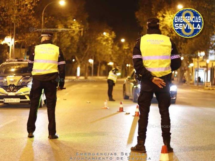 Persecución entre la Negrilla y Padre Pío tras robar un coche con violencia