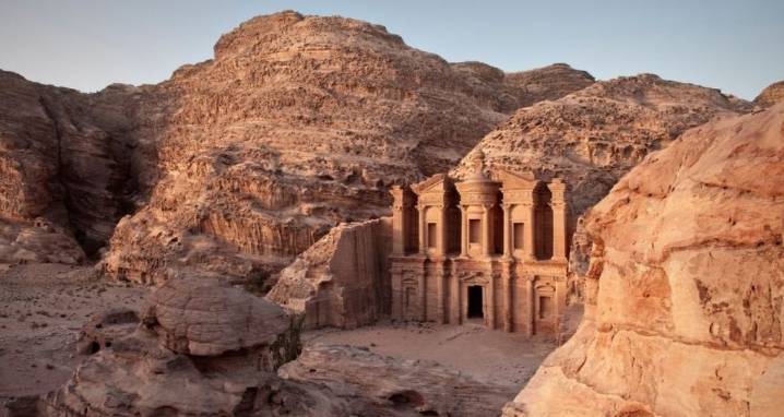 9 Ancient Lost Cities That Were Abandoned