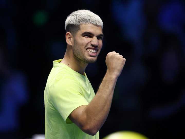 Carlos Alcaraz empezó el operativo para volver al "1" del ranking: sólido triunfo sobre Di Miñaur en su debut en el ATP Finals de Turín