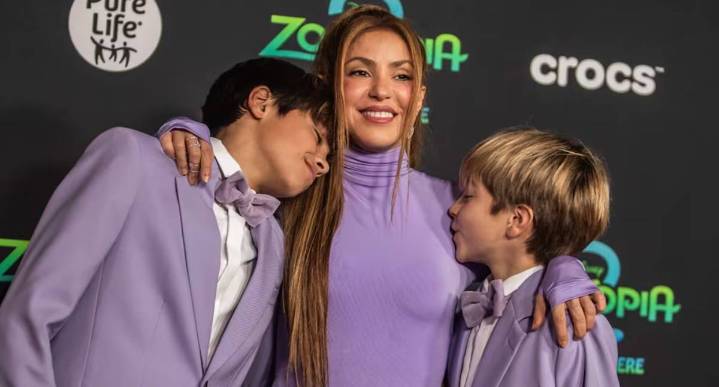 Milan y Sasha acompañan a Shakira en el estreno de “Zootopia 2”