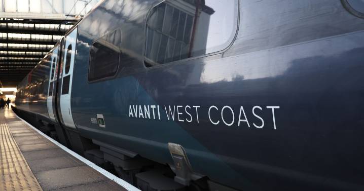 Trains from London to Scotland cancelled as 'major fault' sparks chaos