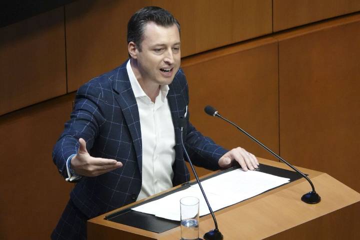 Aprueba Senado “fast track”  314 ascensos en fuerzas armadas;  “por eso se nos cuelan”, acusa Colosio