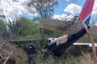 VIDEO | Cae avioneta con 130 kilos de cocaína y buscan a camionetas que huyeron a Agua Amarga, Pellegrini