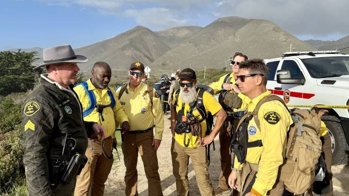 Niña desaparecida en Big Sur tras fuerte oleaje que causó la muerte de su padre