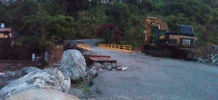 Reactivan paso vehicular en el puente Puerto Río en Mérida