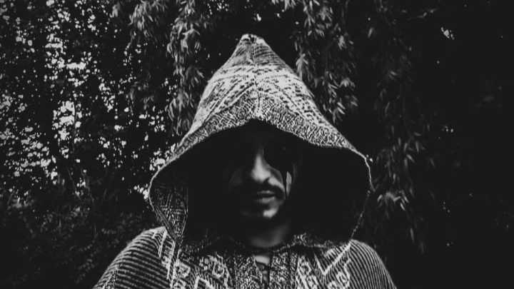 El Brujo y los Entes: un ritual sonoro en la Escuela de Arte