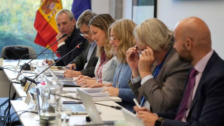 O Goberno eleva ao 11 % a oferta de suba salarial para traballadores públicos no período 25