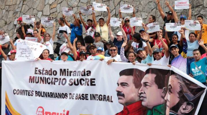 Maduro llama a consolidar los CBBI como fuerza viva del pueblo