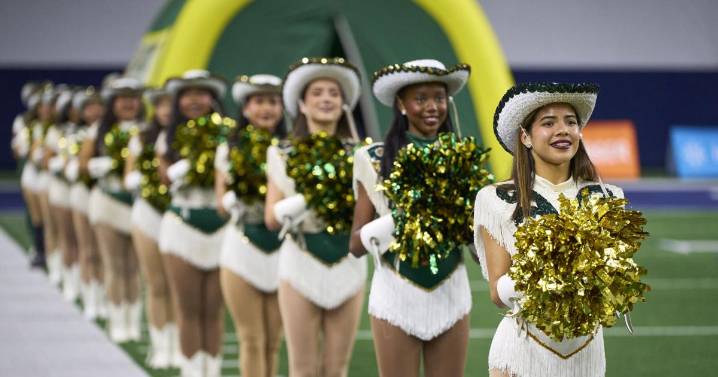 PHOTOS: Wakeland uses stout defense, explosive offense to move to area round