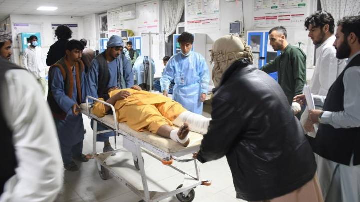 Suben a 20 los muertos tras terremoto al norte de Afganistán y a 530 los heridos