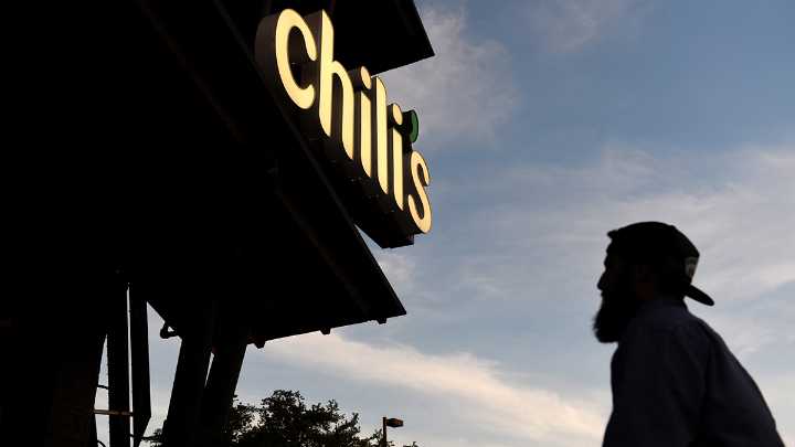 For chain restaurants, a tough economy is creating new winners and losers