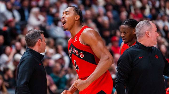 Raptors’ Scottie Barnes escapes injury scare vs. Bucks after negative thumb X