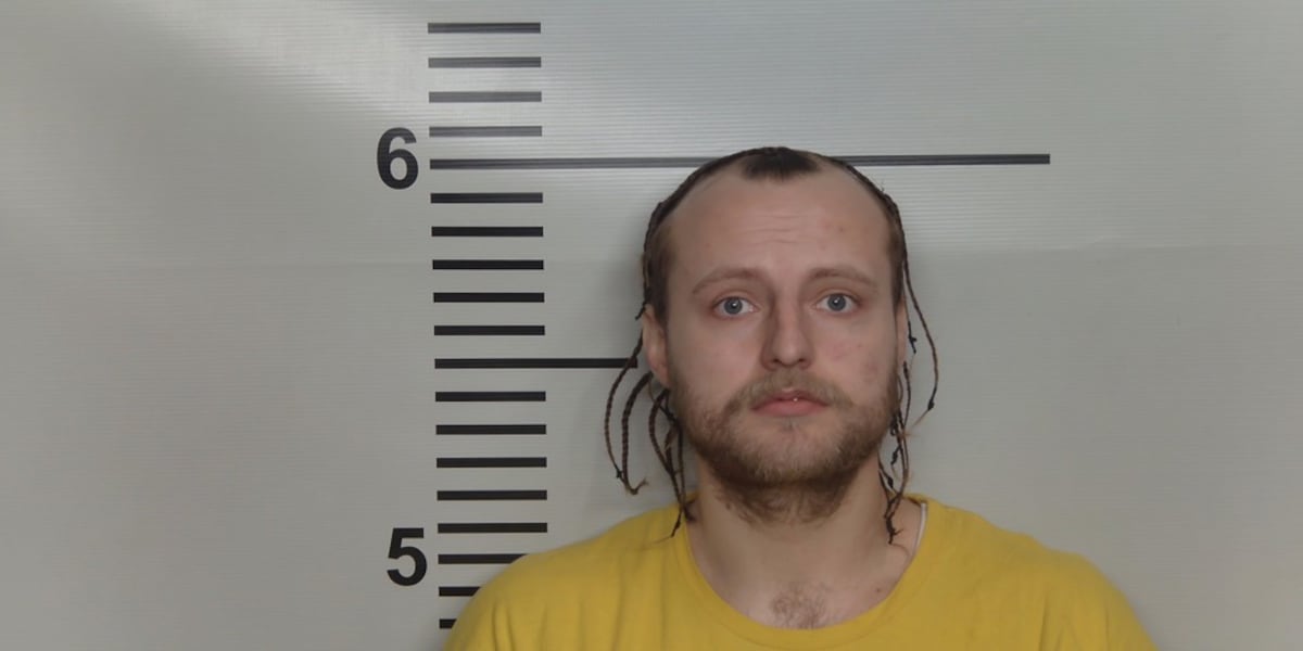 Man charged in connection to shooting outside Valley Station liquor store