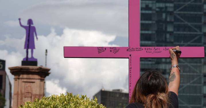 Marcha de mujeres 25N: sigue la manifestación contra la violencia hacia la mujer en CDMX