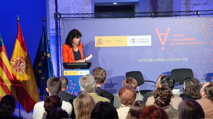 La obra "Los triángulos rojos. Exiliadas de Franco y deportadas de Hitler" gana el I Premio Celia Amorós de ensayo feminista