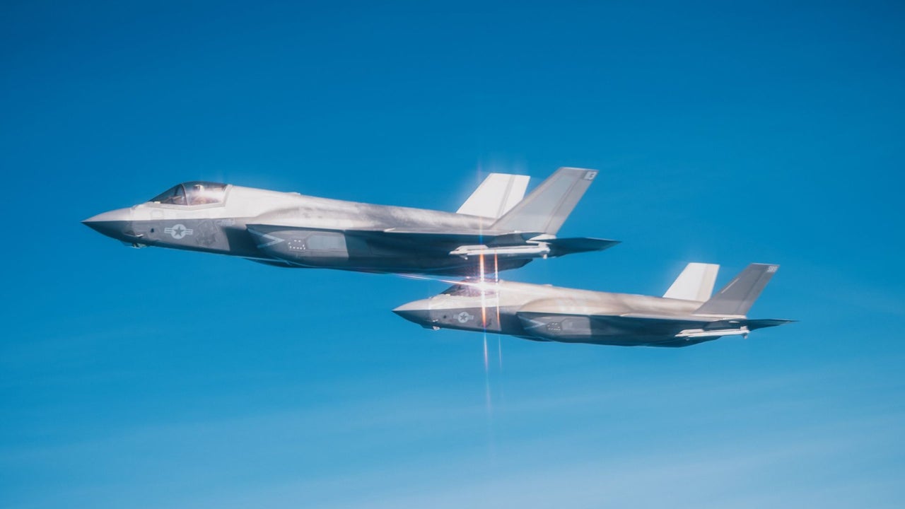 Fuerza aérea de EE. UU. confirma con fotos los sobrevuelos de bombarderos B