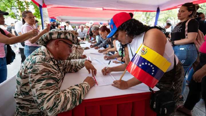 Mandatario nacional ordena evaluar Unidades Milicianas en asambleas populares 1 de noviembre de 2025 | País Desplegada la Fuerza Armada Nacional Bolivariana (FANB) con el objetivo principal de valorar