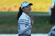 Jeeno Thitikul pulls away and leads Nelly Korda by 6 in LPGA finale