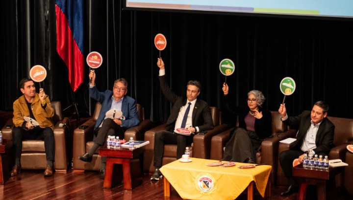 Participación de mujeres en cargos políticos presenta brechas: Registraduría