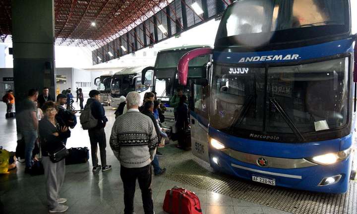 Transporte de pasajeros: el Gobierno simplificó trámites y autorizó la inscripción de vehículos 4x4