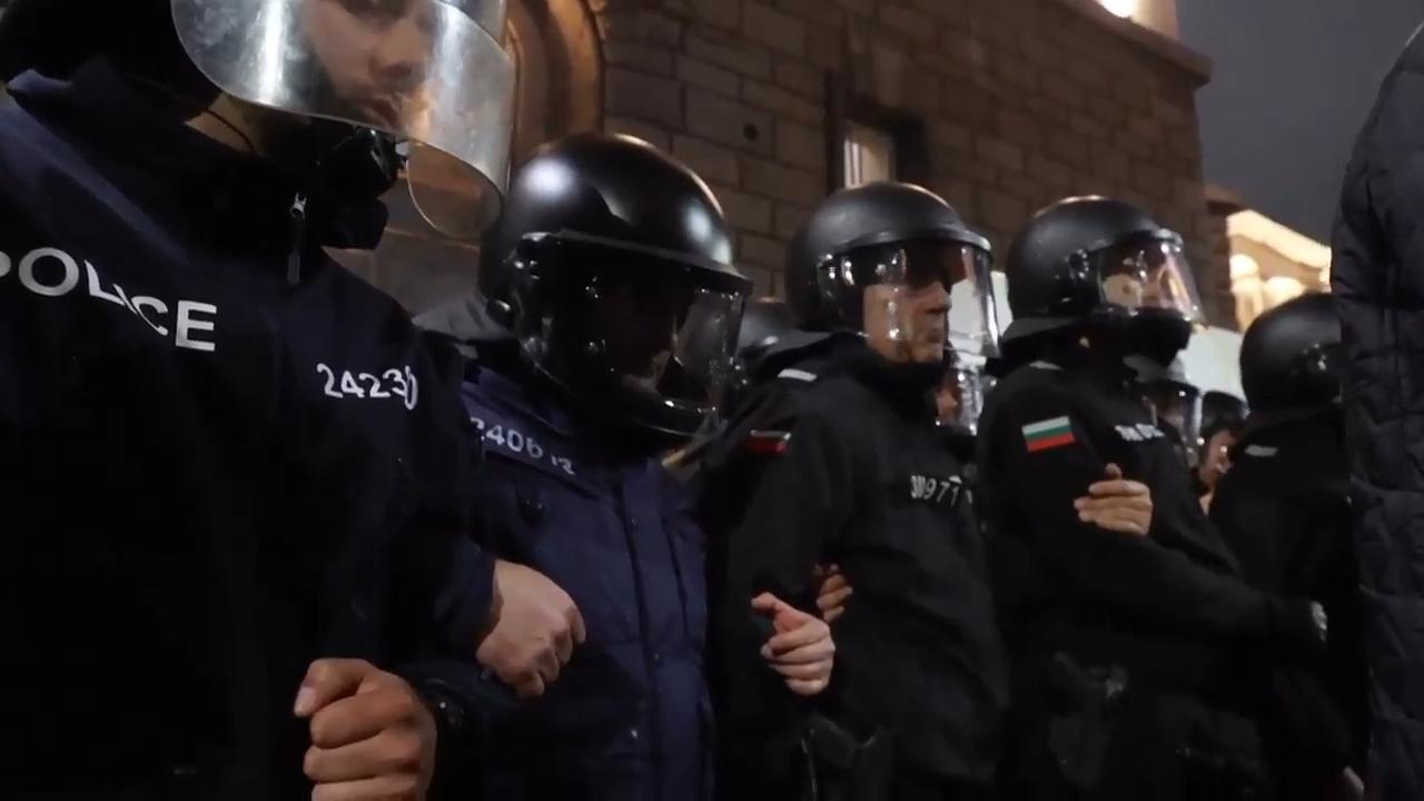 Thousands rally to protest Bulgaria’s 2026 budget