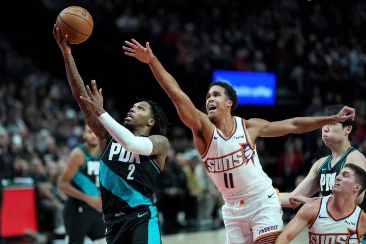 Deadspin | Surging Suns make it 6 of 7 with easy win over Trail Blazers