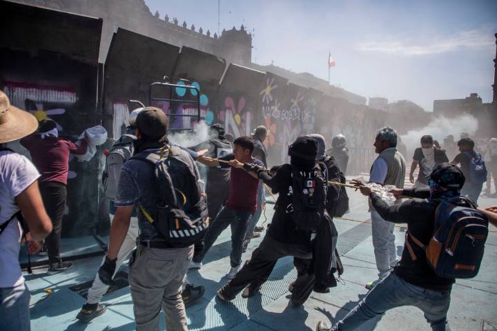 Morena CDMX instalará comisión para indagar responsables de disturbios en la marcha Gen Z