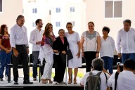 Sheinbaum entrega 225 casas y escrituras en Quintana Roo