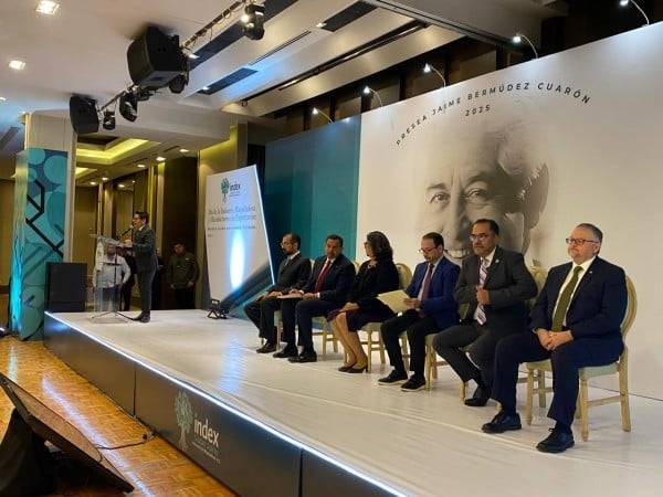 Reconocen a manufactureras y trabajadores destacados