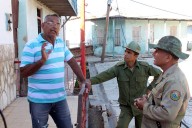 Militares y civiles trabajan juntos tras huracán que azotó Cuba (+Fotos)