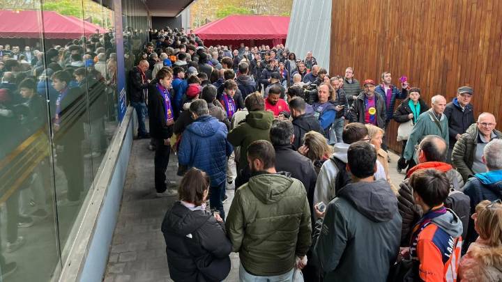 Cae la aplicación en la que el Barça envía las entradas y 2.000 socios no reciben sus billetes
