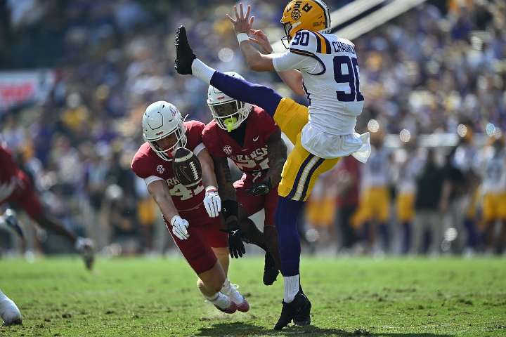 Arkansas football gives up another late lead in 23