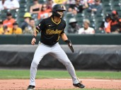 Mets reinforce depth with left-handed specialist and speedster waiver claim