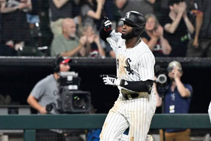 White Sox to pick up OF Luis Robert’s $20M option