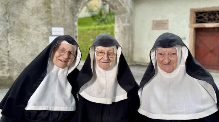 La historia de las monjas virales: fuga de un asilo, ocupación de un convento y un ultimátum de la Iglesia
